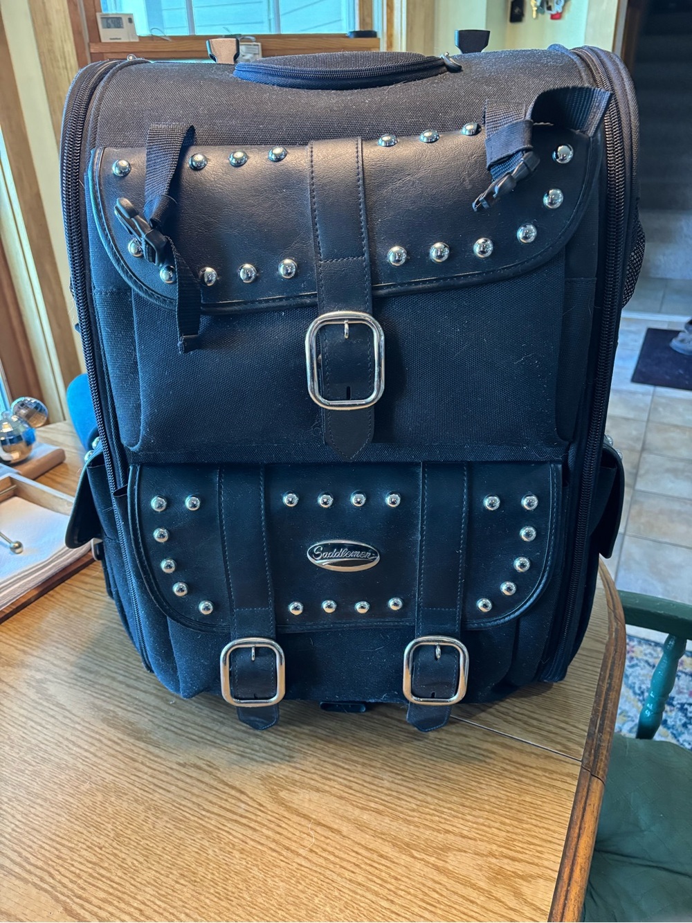 SADDLEMEN STUDDED SISSY BAR BAG